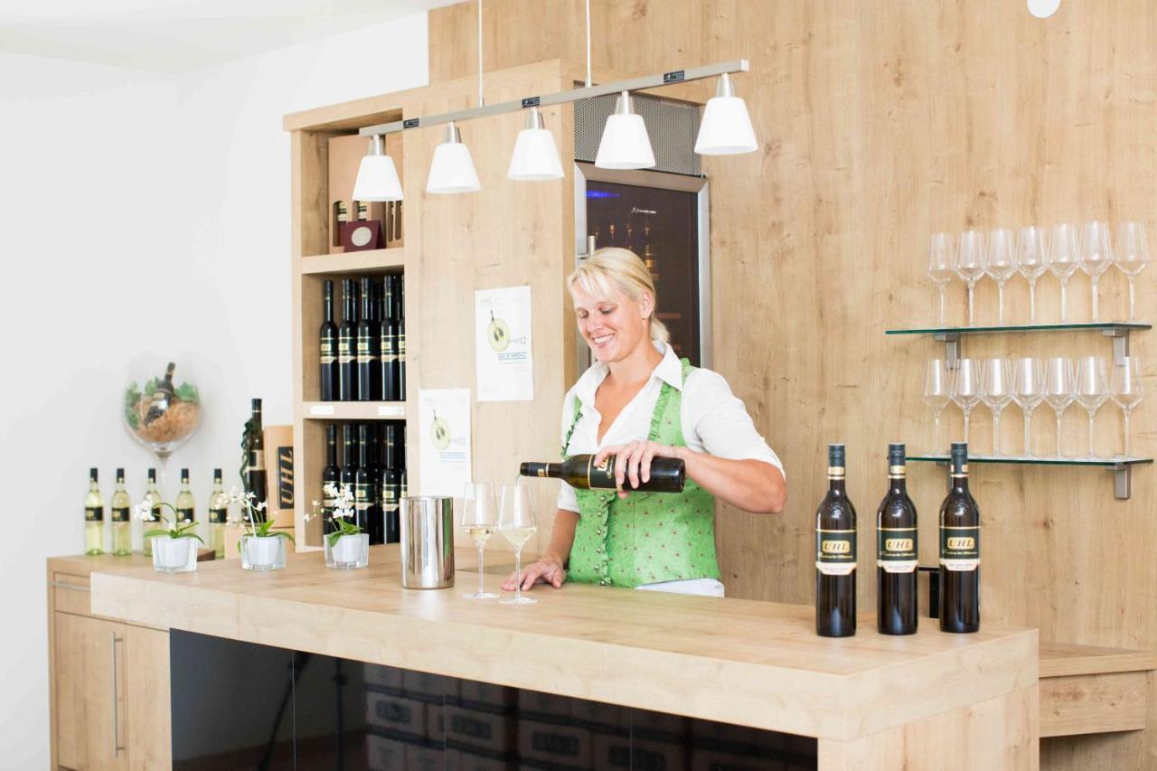 Weingut-Gaestezimmer Uhl Ratsch an der Weinstrasse Exterior photo